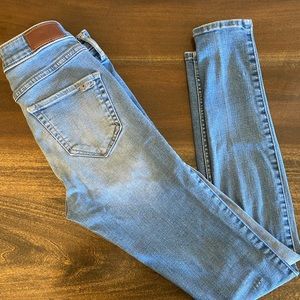 Size 0 regular Hollister high rise super skinny jeans